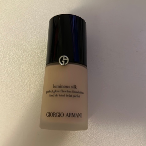 Giorgio Armani luminous silk foundation - Picture 3 of 3